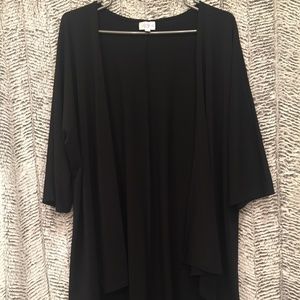 Black LuLaRoe Lindsay Shawl